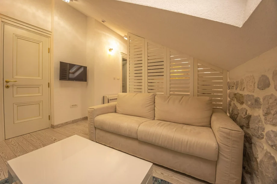 Relaxing sofa at the Beachfront Villa Casa di Onda Bianca in Boka Bay