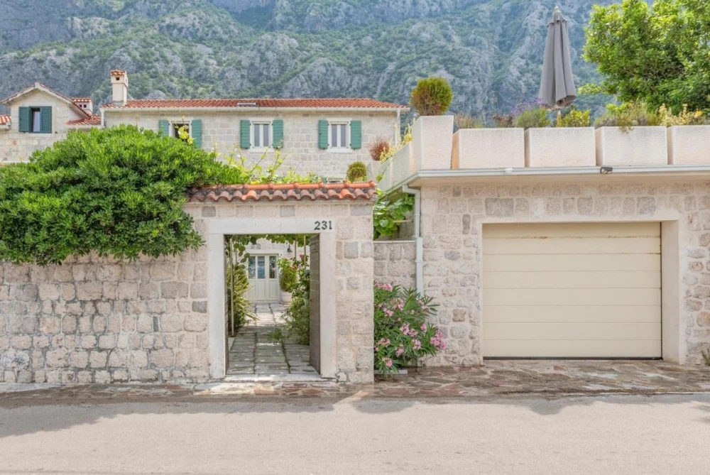 Beachfront Villa Casa Colina