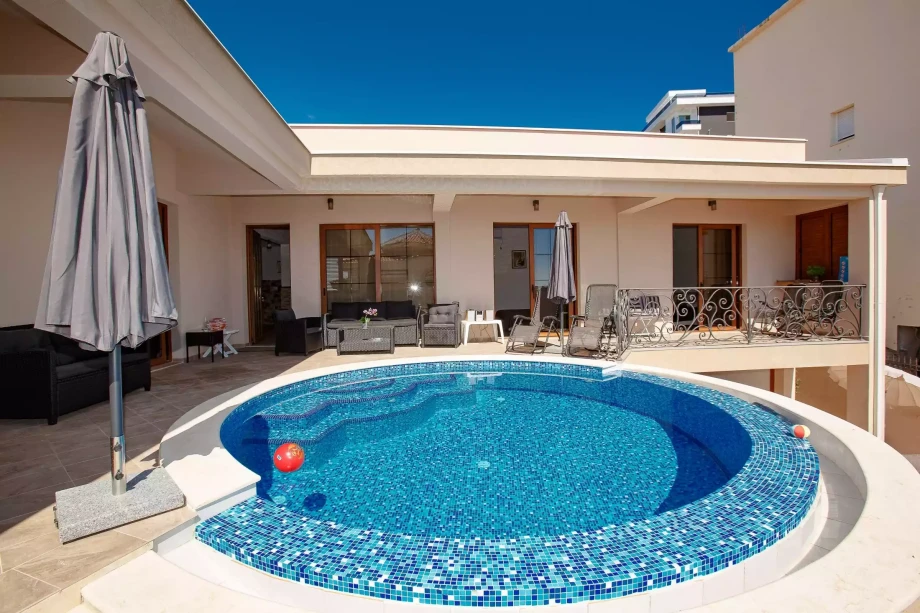 Private outdoor pool with panoramic vistas in Bar