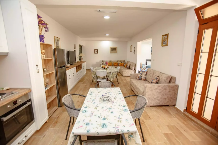 Villa Vanilla Meringue and Its Modern Interior Design
