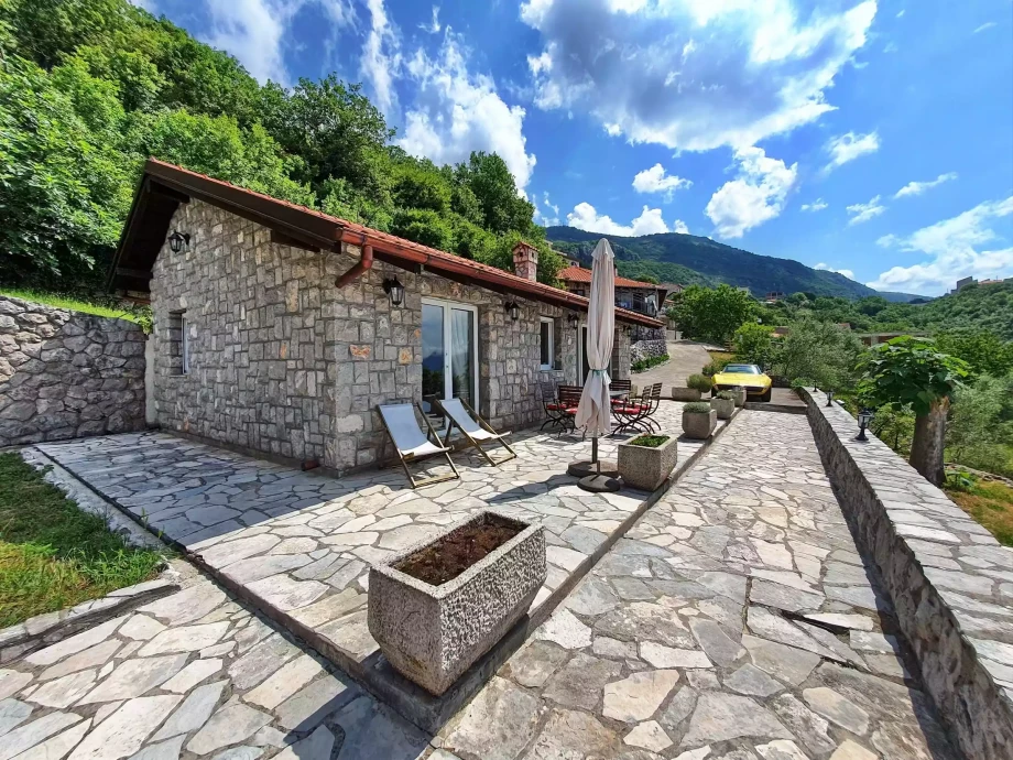 Stone Villa Hansel in Montenegro