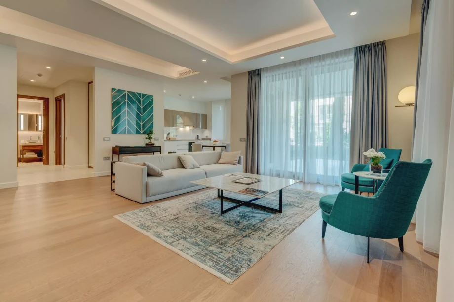 Luxury Kumbor Standard Apartment