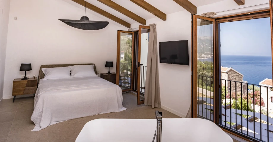 Bedroom for two with view