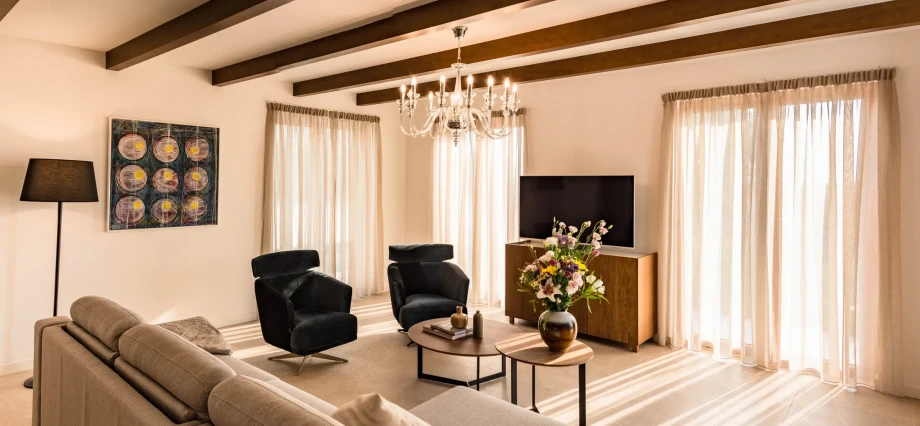 Spacious and modern room