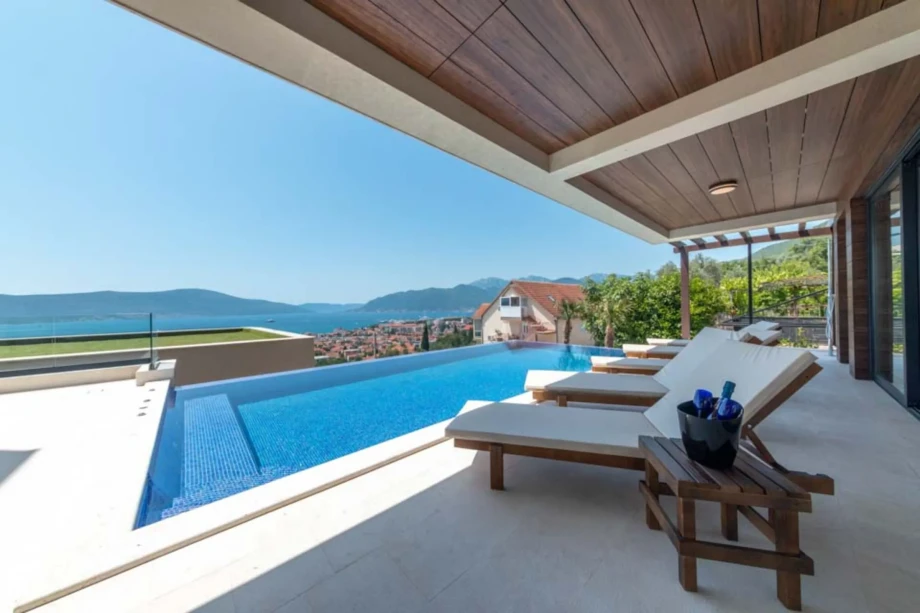 Villa Euphoria with pool
