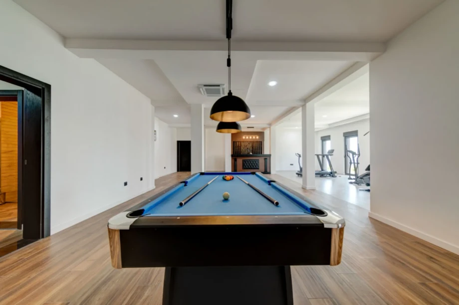 Pool table in Villa Joy