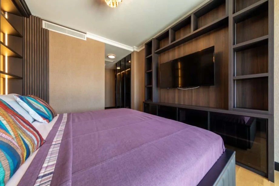 Bedroom with king size