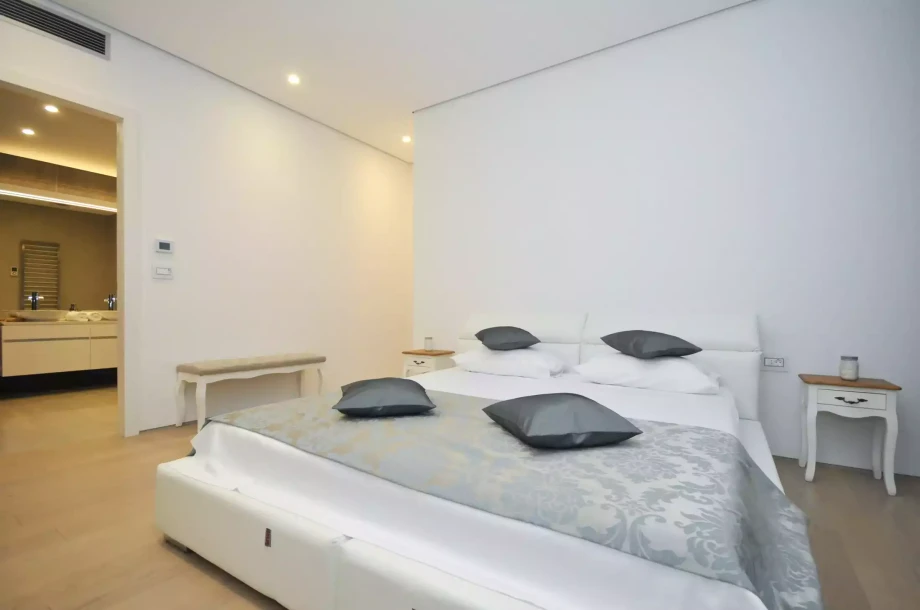 Bedroom with private bathroom