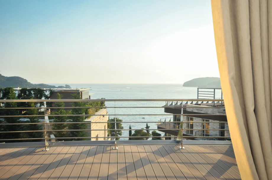 Penthouse with sea view in Budva