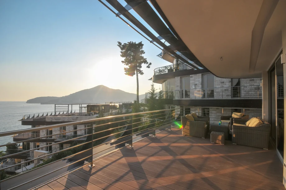 Outdoor area with furniture