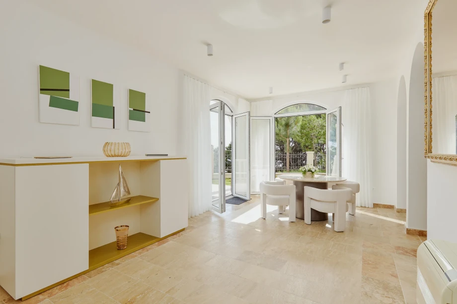 Luxury and bright private villa