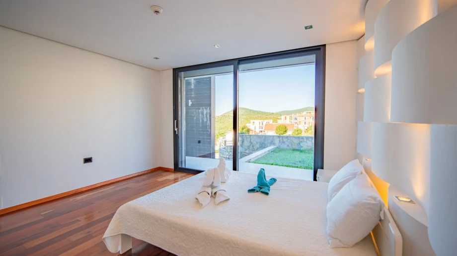 Spacious and bright bedroom for two