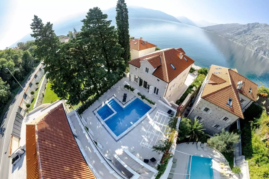 Villa by the Sea with Breathtaking Coastal Views