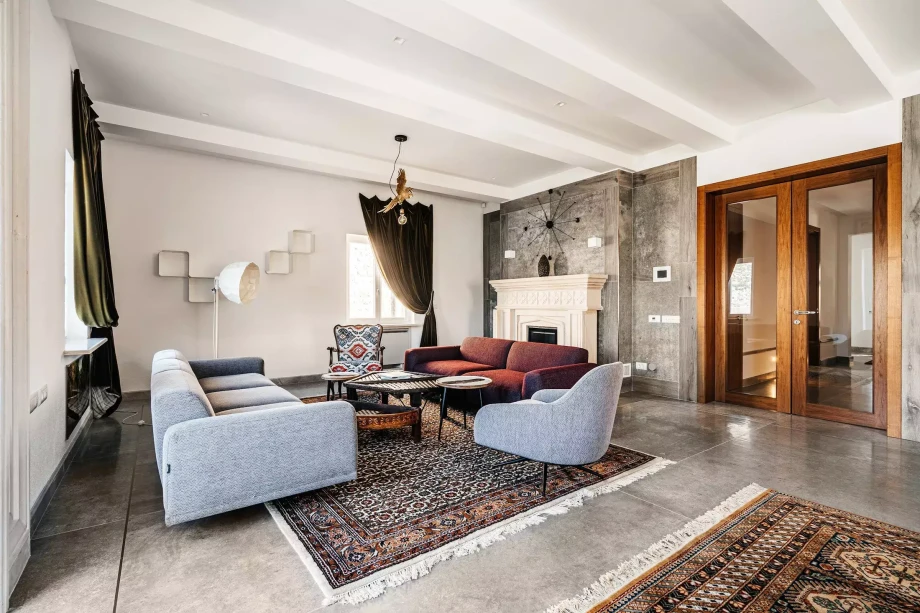 Bright and Airy Living Room with Stylish Decor