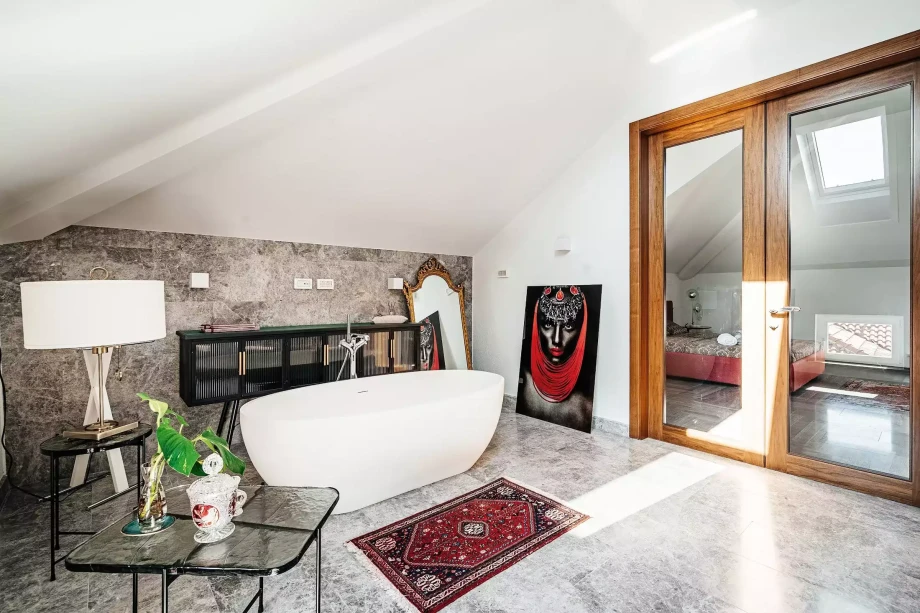 Elegant Bathtub in Villa Queen's Modern Bathroom