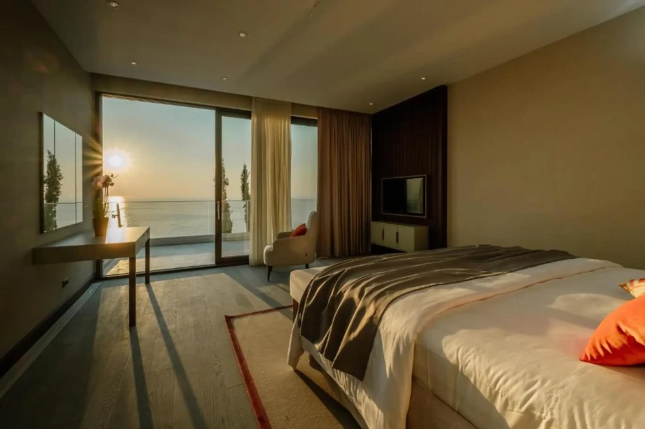 Charming Room with Breathtaking Sea View