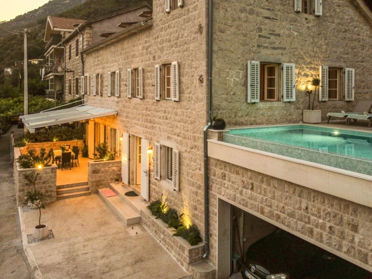 Beautiful Villa with Pool in Montenegro