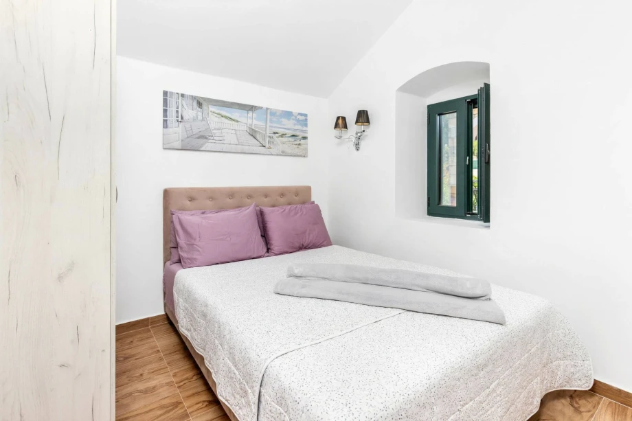 Bright and Inviting Bedroom