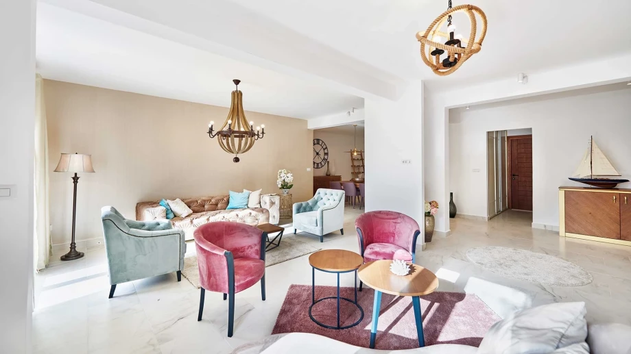 Spacious and Beautiful Large Living Room in Villa