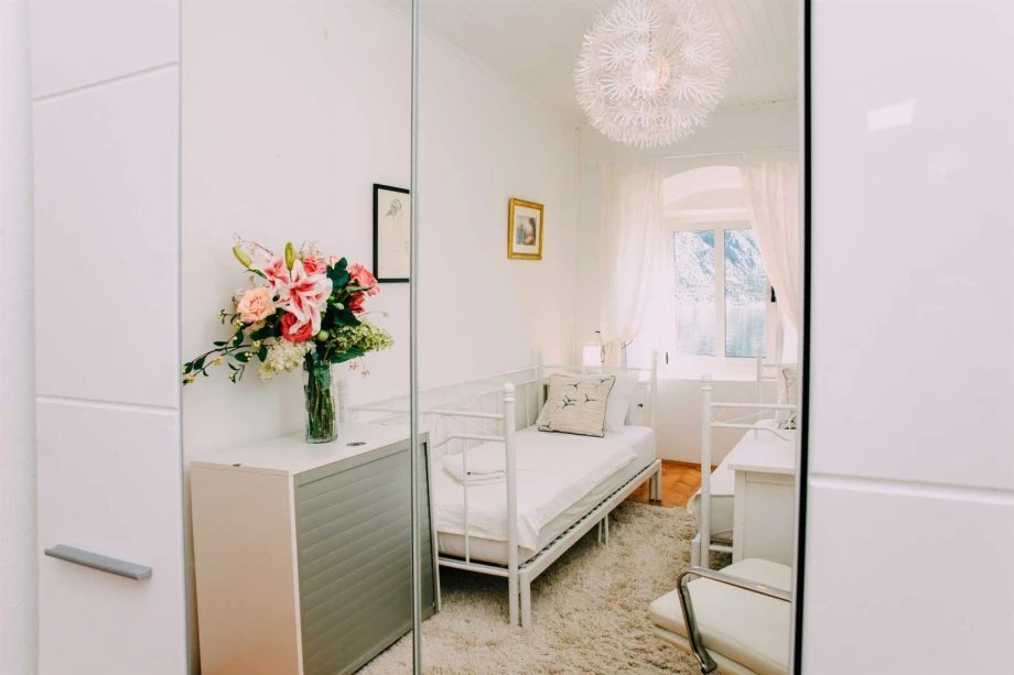 Beautiful Bright Room with Modern Decor and Abundant Natural Light