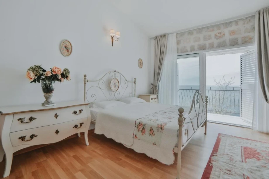 Bedroom with Sea View in Villa
