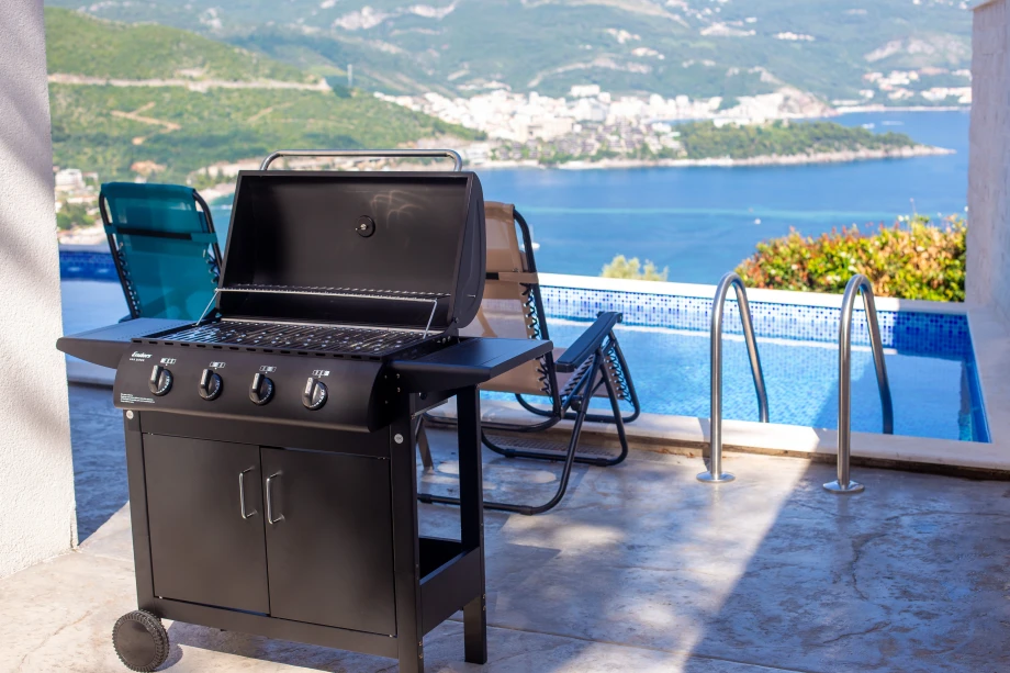 Enjoying Grilling at Moonstruck Villa with Pool in Budva