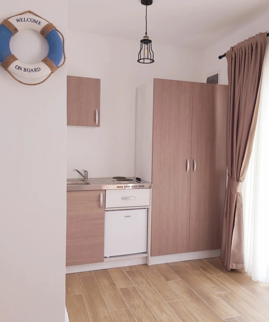 Beautifully designed kitchen with modern amenities