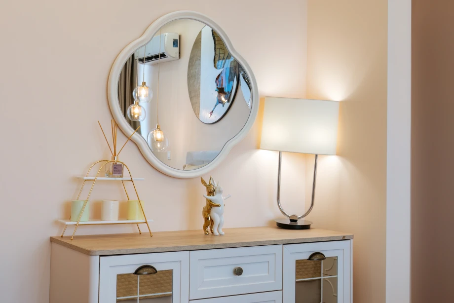 Modern Details in Stylish Villa Interiors