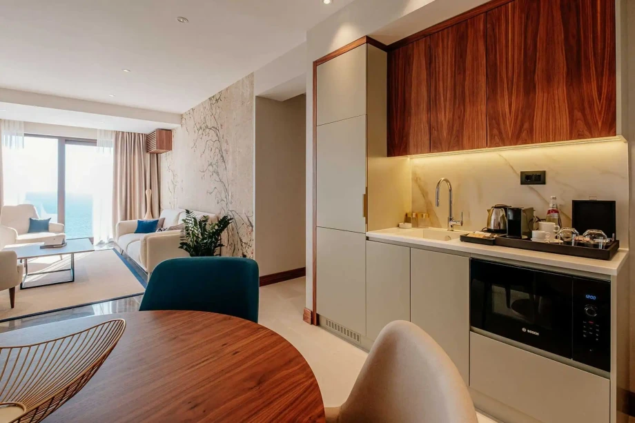 Fully Equipped Kitchen with Modern Appliances