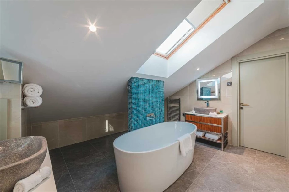 Luxurious Bathroom with Modern Fixtures and Elegant Design