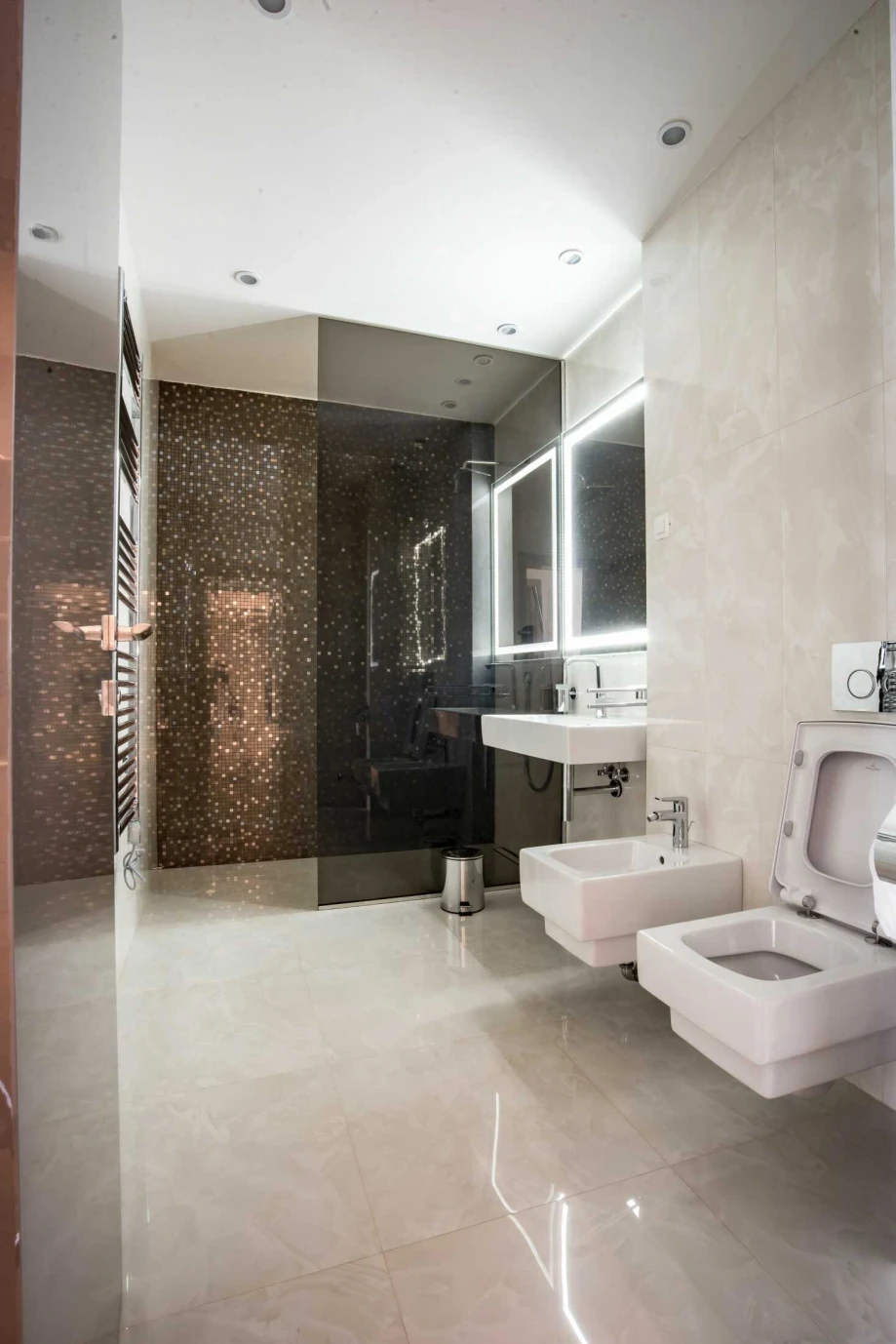 Modern Bathroom with Sleek Design
