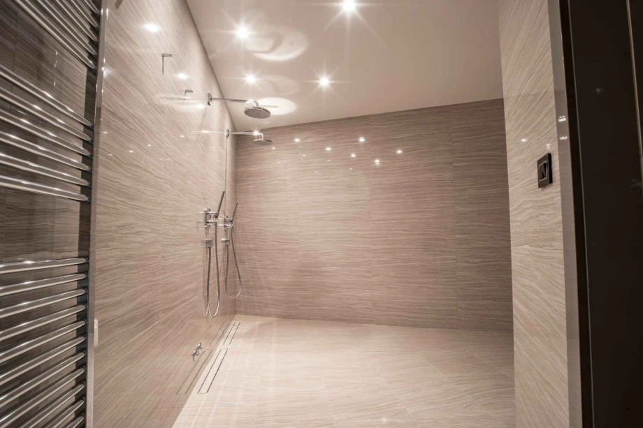 Spacious Shower Cabin