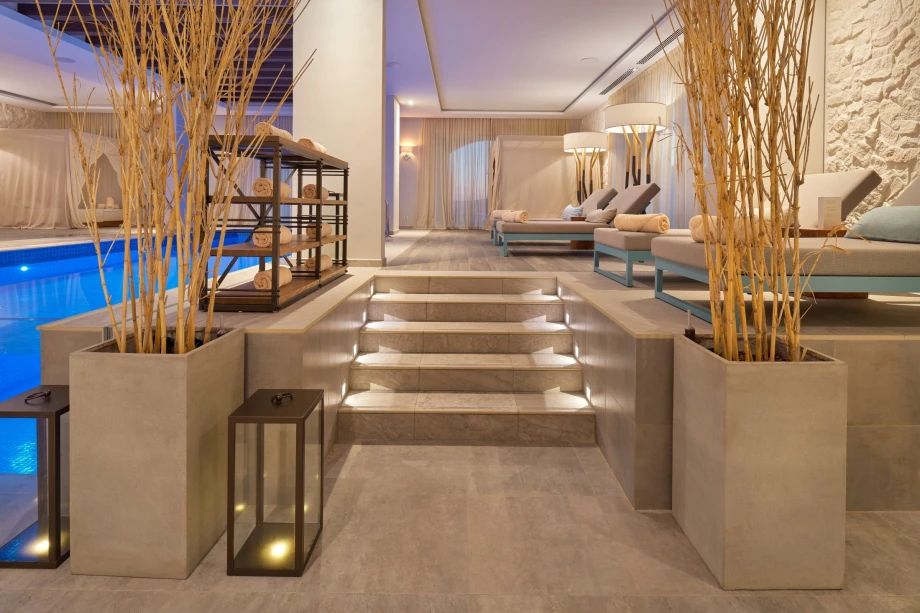 Spacious Room to Enjoy Comfort and Luxury