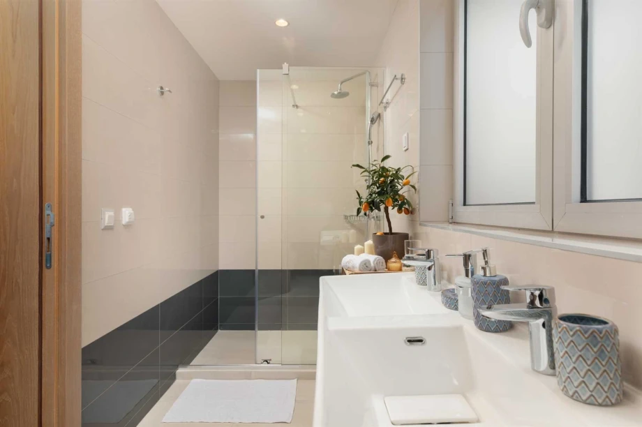 Stylish Bathroom with Modern Amenities