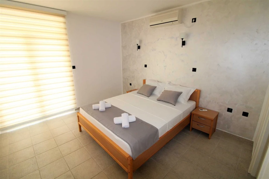 Cozy and Comfortable Bed in Luxury Villa Lalovina