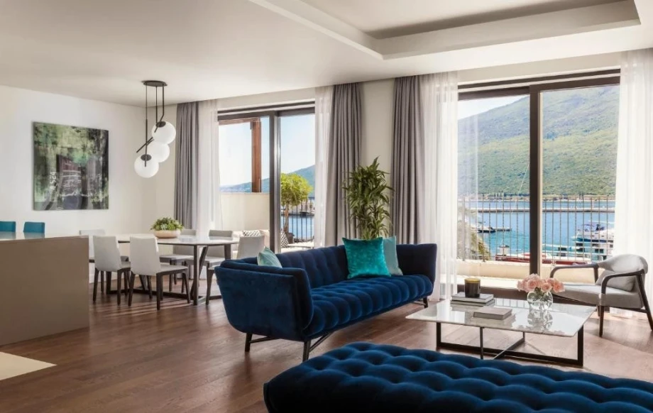 Modern Elegance in Portonovi Villa – Stylish Living Room with a Cozy Ambiance