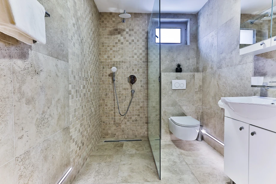 Sleek and Modern Bathroom in Villa with High-End Finishes