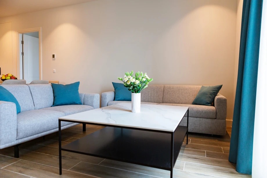 Apartment Featuring Modern Details and Stylish Design