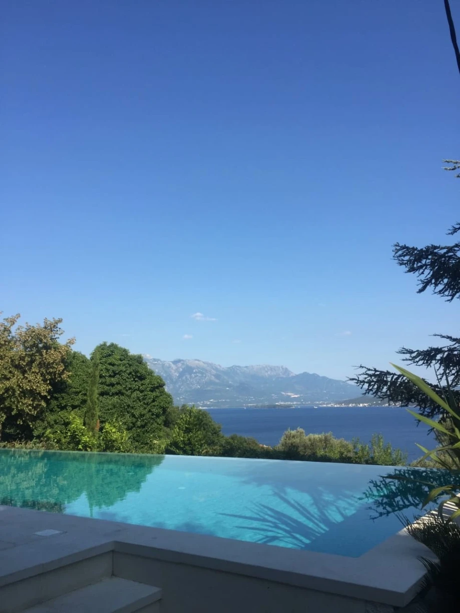 Spectacular Infinity Pool with a Stunning Sea View