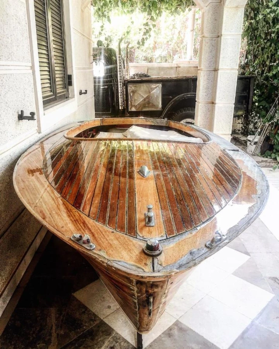 Elegant Dining Table with Aesthetic Design in Villa