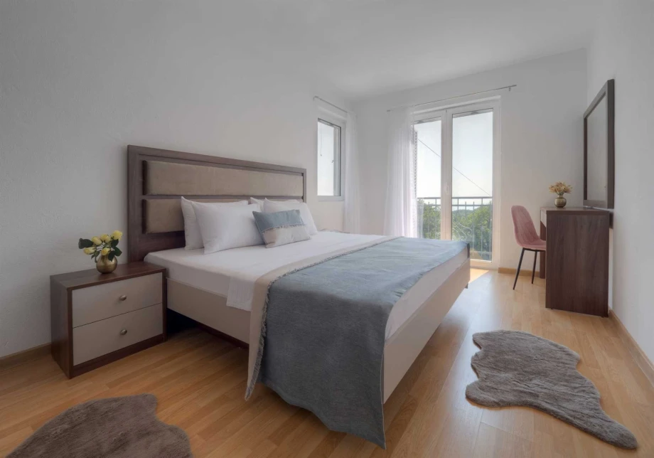 "Well-Illuminated Room with Modern Decor in Luxury Villa"