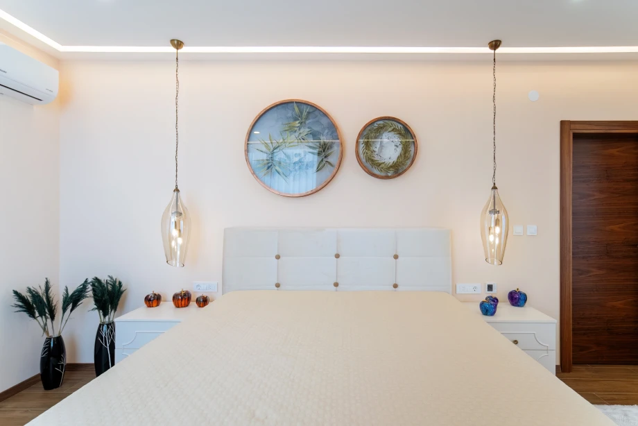 Brightly Illuminated Room with a Welcoming Ambiance