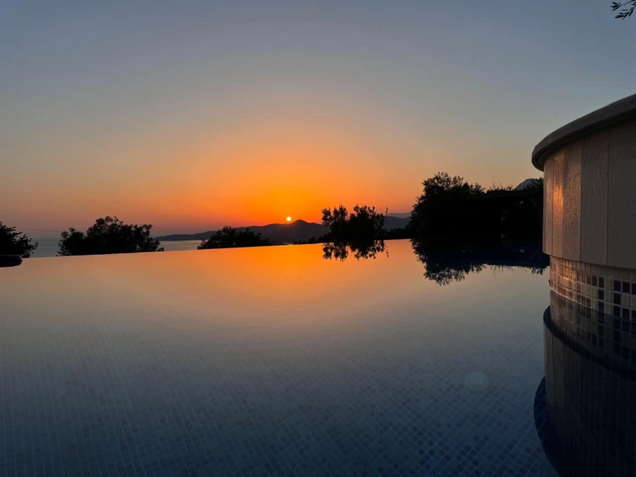 Balcony with Enchanting View – Serene Outlook from the Villa