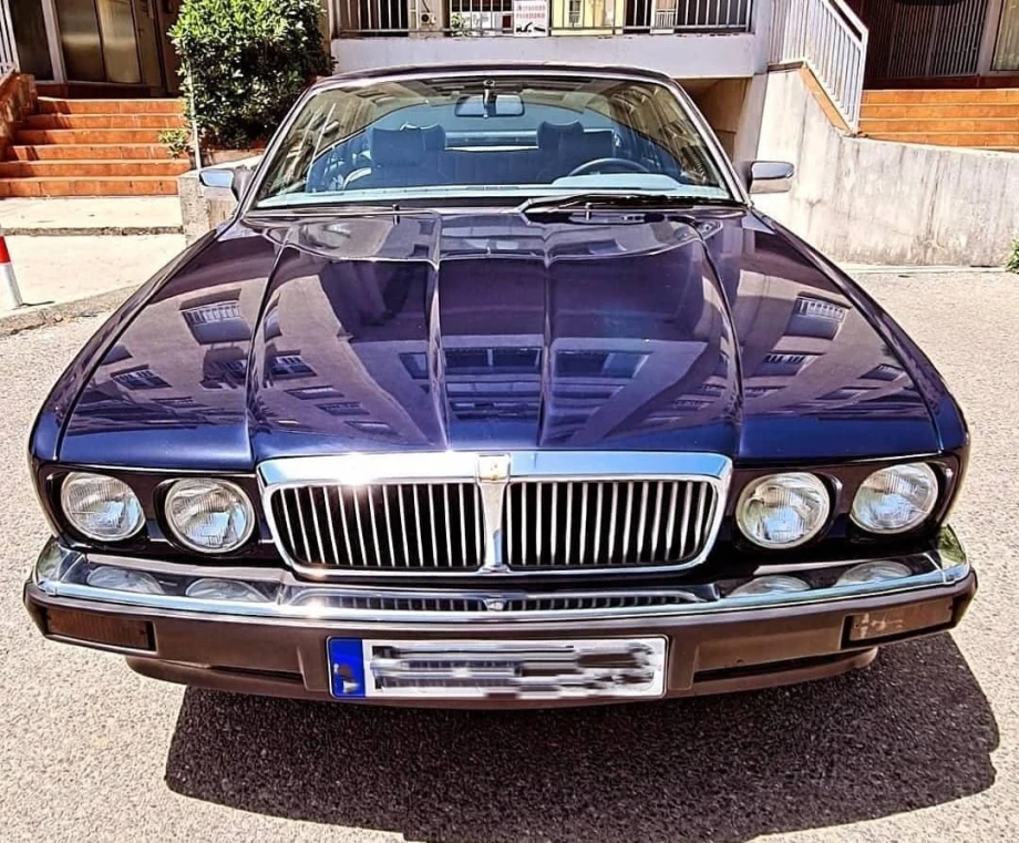 Jaguar XJ 1994 – British Luxury Sedan