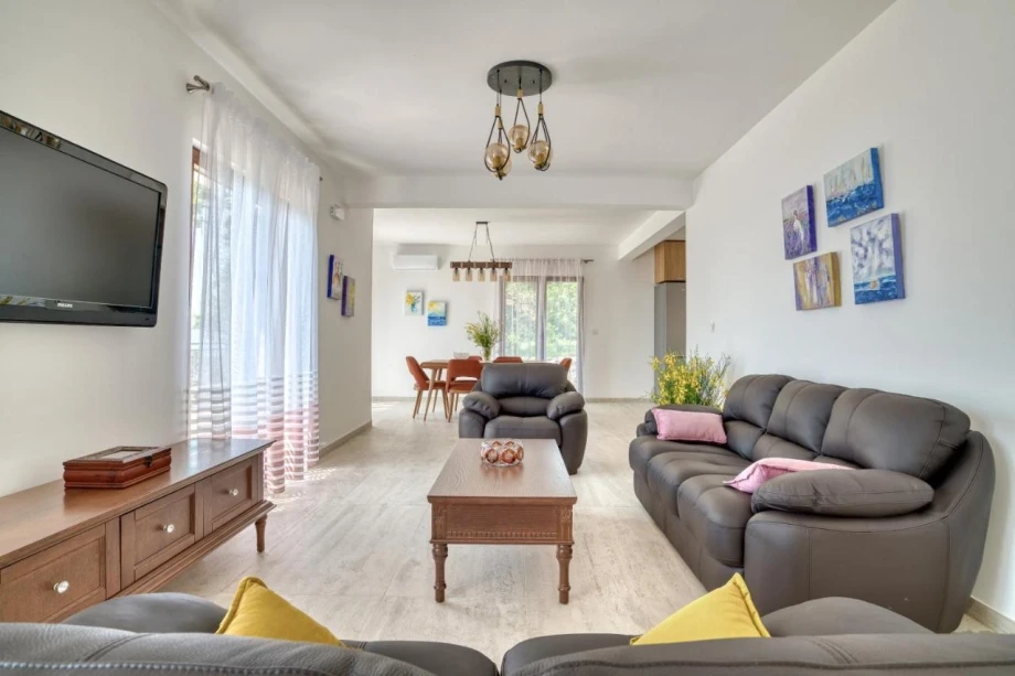 Comfortable Furniture in Stone Villa’s Relaxing Living Room