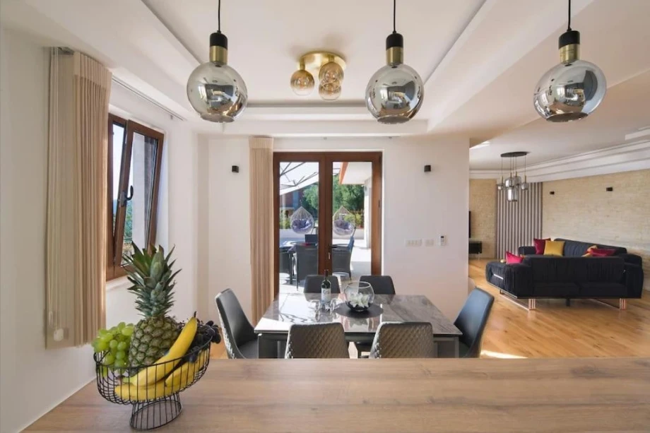 Modern Details and Stylish Interior Design in the Villa