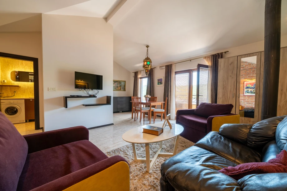 Comfortable Seating Area with Plush Sofas and Cozy Cushions – Inviting Villa Lounge