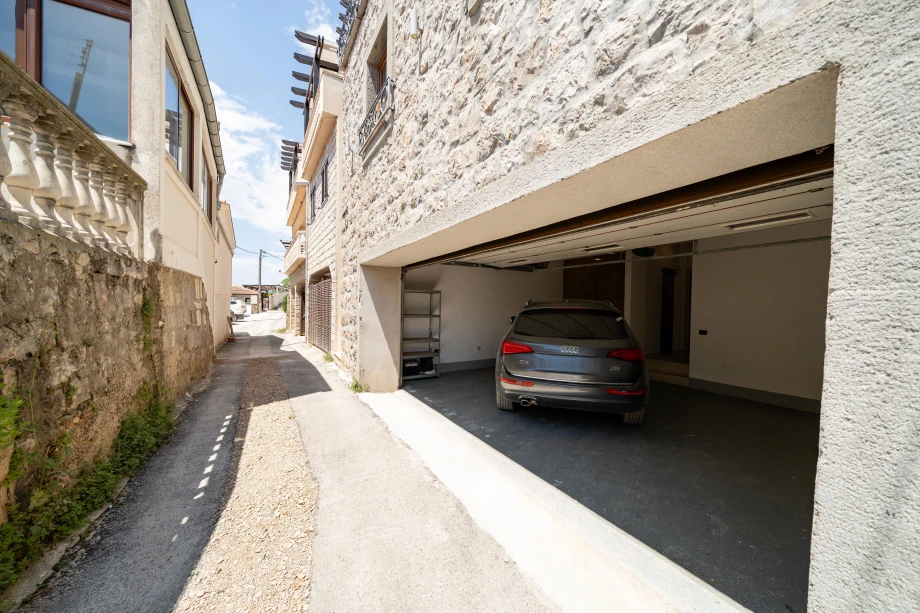 Private Mini Gym with Cardio and Strength Equipment – Wellness at the Villa