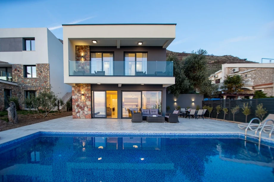 Beautiful Villa with Private Pool and Lush Surroundings in Montenegro