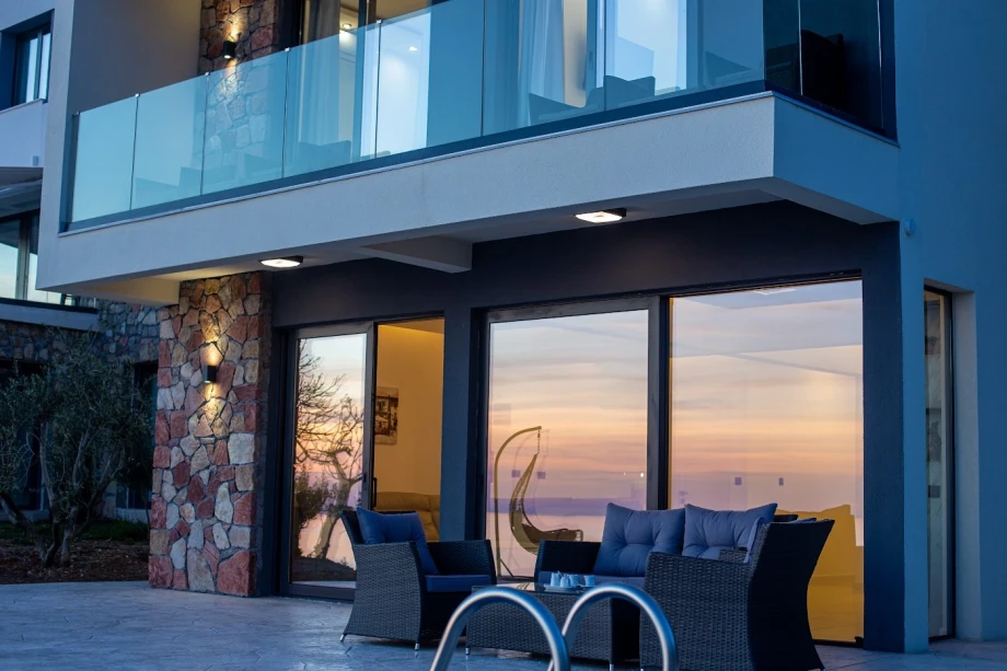 Elegant Exterior Villa View Surrounded by Lush Greenery – Montenegro Retreat